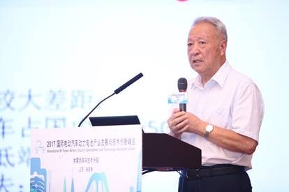 國(guó)家新能源汽車(chē)創(chuàng)新工程項(xiàng)目專(zhuān)家組組長(zhǎng)王秉剛 國(guó)家新能源汽車(chē)創(chuàng)新工程項(xiàng)目專(zhuān)家組組長(zhǎng)王秉剛